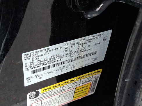 Used 2025 Ford Expedition Platinum w/ Driver's Package AWD/4WD image 30