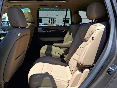Used 2020 Cadillac XT6 Premium Luxury w/ Platinum Package AWD/4WD image 11