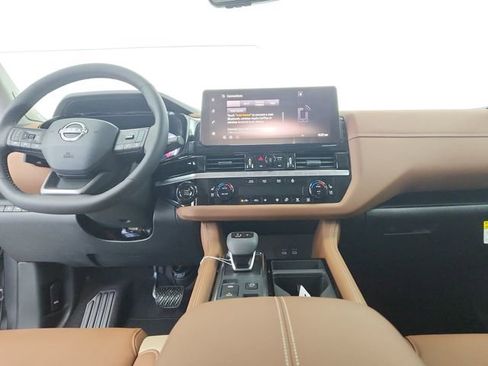 New 2026 Nissan Pathfinder Platinum FWD image 30