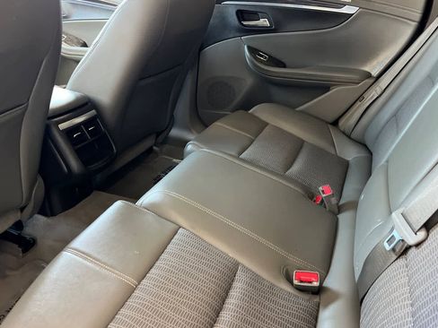 Used 2014 Chevrolet Impala LT FWD image 5