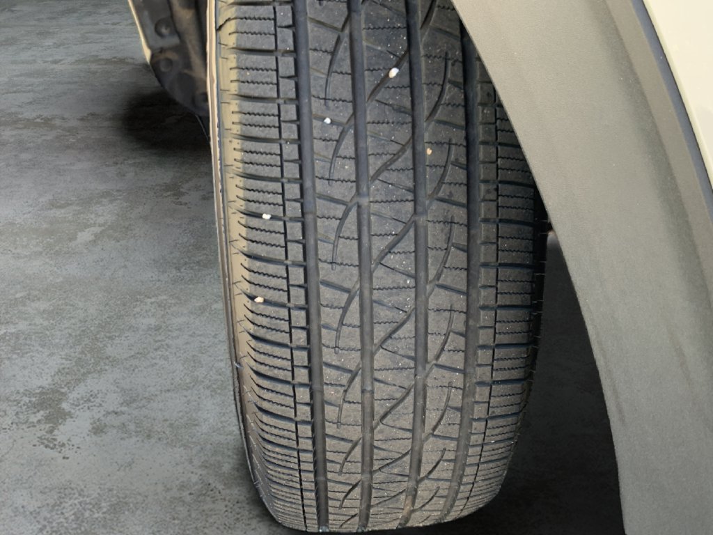Used 2024 Ford Explorer XLT w/ Equipment Group 202A RWD image 44