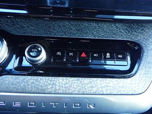 New 2026 Ford Expedition Tremor image 22