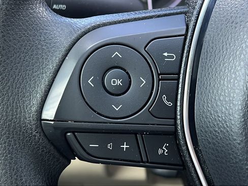 Used 2018 Toyota Camry LE FWD image 21