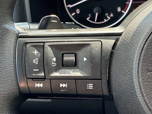 Used 2024 Nissan Rogue SV AWD/4WD image 30