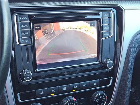 Used 2019 Volkswagen Passat 2.0T Wolfsburg image 12