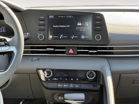 New 2025 Hyundai Elantra Sport image 11