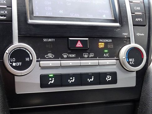 Used 2012 Toyota Camry SE FWD image 26