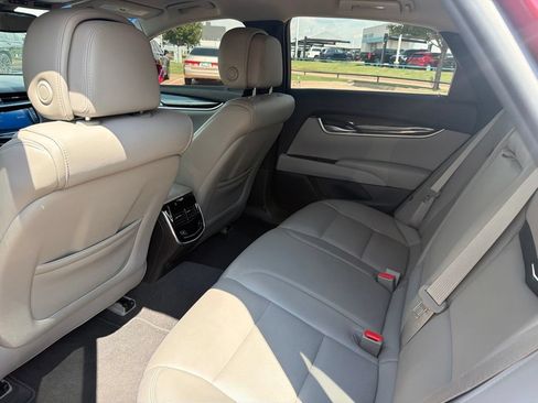 Used 2013 Cadillac XTS Luxury FWD image 3