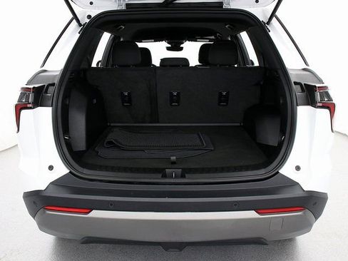 Certified 2025 Chevrolet Equinox LT w/ Safety and Technology Package image 29