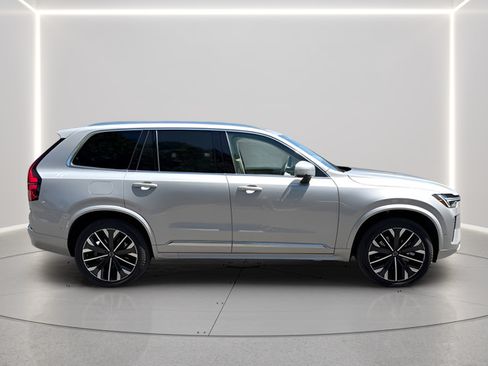 Used 2025 Volvo XC90 T8 Ultra w/ Lounge Package AWD/4WD image 6