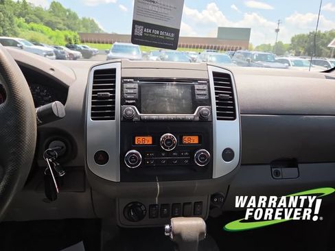 Used 2017 Nissan Frontier SV w/ SV Value Truck Package AWD/4WD image 11