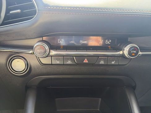 Used 2023 MAZDA MAZDA3 s FWD image 19