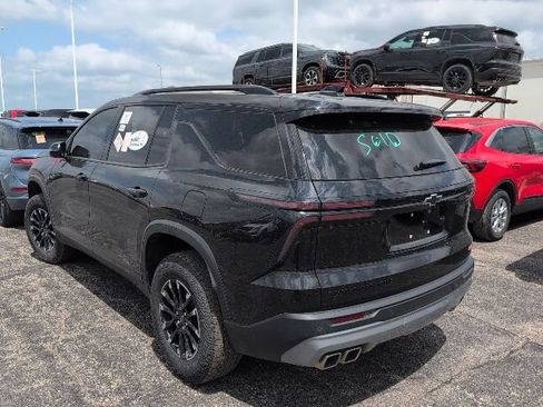 Used 2024 Chevrolet Traverse Z71 AWD/4WD image 2