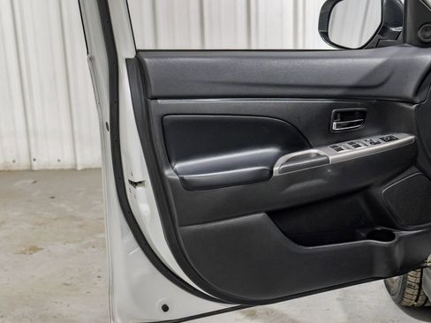 Used 2018 Mitsubishi Outlander Sport SE image 28