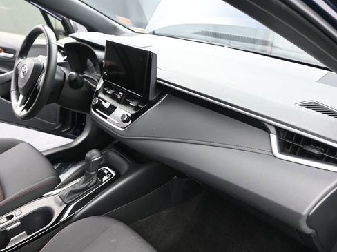 Used 2025 Toyota Corolla SE image 17