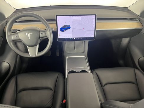 Used 2021 Tesla Model Y Long Range image 10