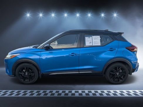 Used 2023 Nissan Kicks SR w/ SR Premium Package FWD image 6