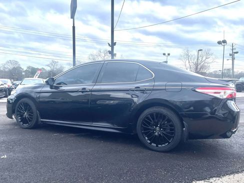 Used 2020 Toyota Camry SE image 4