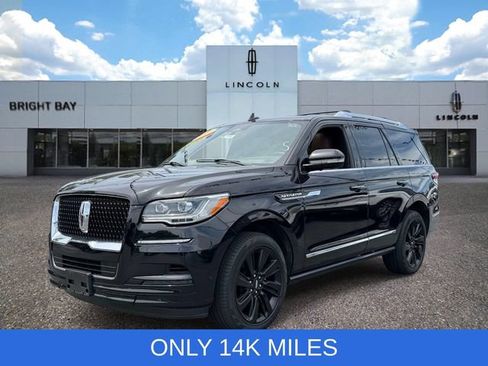 Used 2023 Lincoln Navigator Reserve w/ Monochromatic Package AWD/4WD image 2