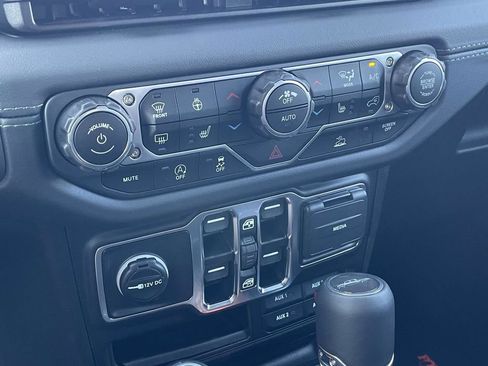 New 2025 Jeep Gladiator Sport w/ Premium Package AWD/4WD image 37