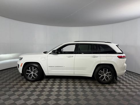 Certified 2022 Jeep Grand Cherokee Overland AWD/4WD image 10