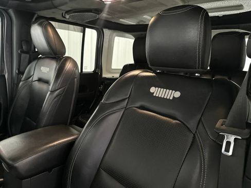Used 2019 Jeep Wrangler Unlimited Sport S AWD/4WD image 18