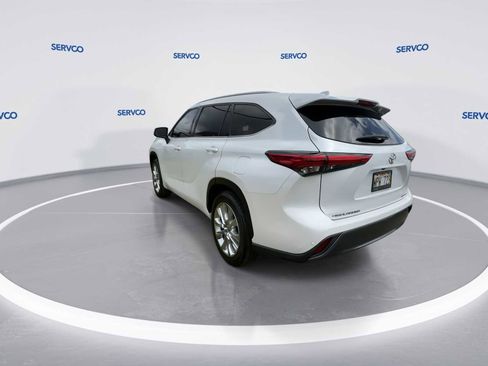 Used 2022 Toyota Highlander Limited FWD image 6