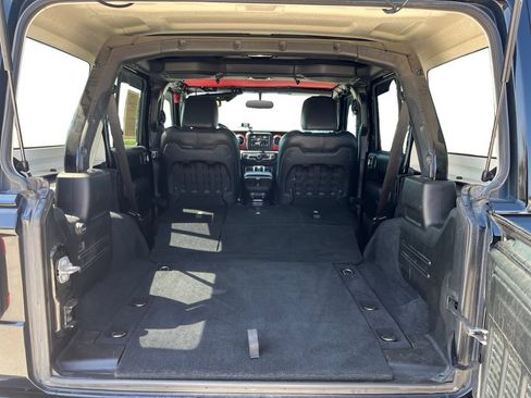 Used 2019 Jeep Wrangler Unlimited Rubicon w/ LED Lighting Group AWD/4WD image 30