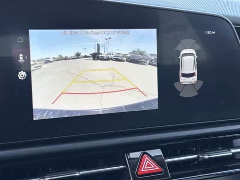 Used 2023 Kia Niro SX image 23