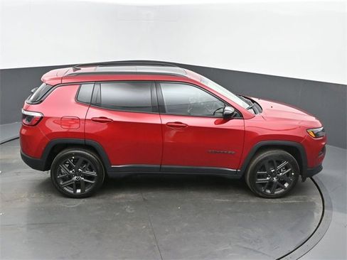 New 2026 Jeep Compass Latitude image 43