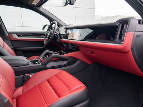 New 2026 Porsche Cayenne AWD/4WD image 25