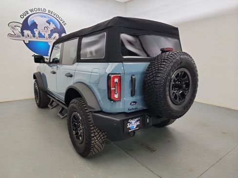 Used 2023 Ford Bronco Wildtrak image 8