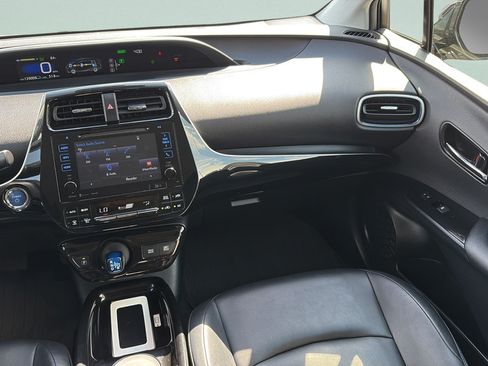 Used 2016 Toyota Prius Three Touring FWD image 13