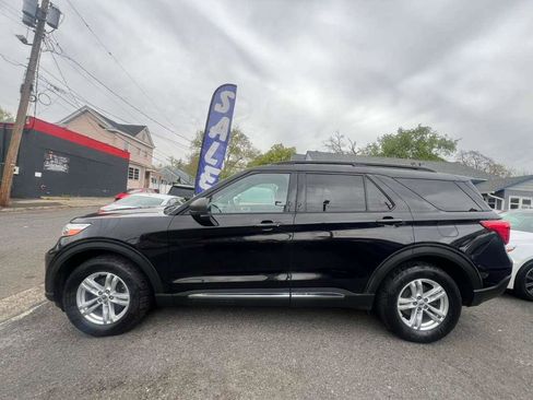 Used 2020 Ford Explorer XLT AWD/4WD image 19