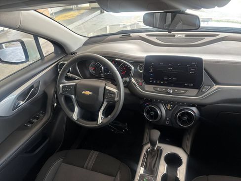 Used 2025 Chevrolet Blazer LT FWD image 34