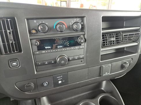 Used 2025 GMC Savana 2500 w/ Driver Convenience Package RWD image 28