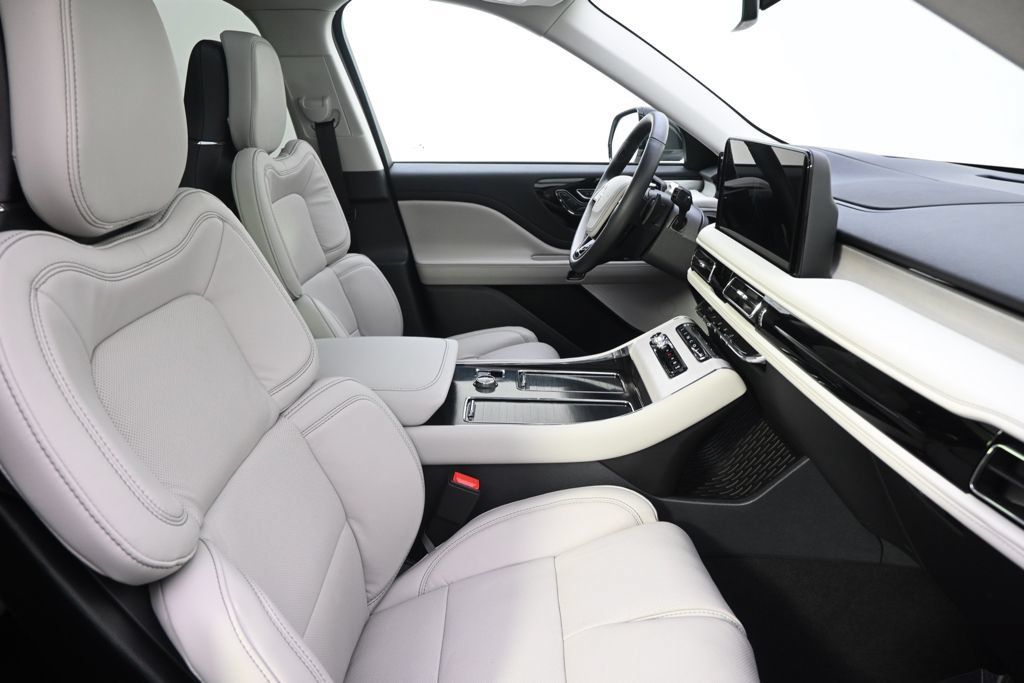 New 2026 Lincoln Aviator Reserve AWD/4WD image 16