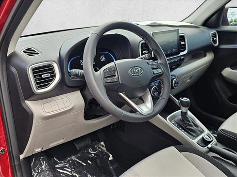 Certified 2025 Hyundai Venue SEL FWD image 3