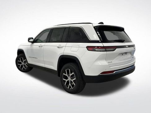 New 2025 Jeep Grand Cherokee Limited w/ Trailer Tow Package image 3
