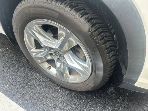 Used 2019 Toyota Highlander Limited AWD/4WD image 5