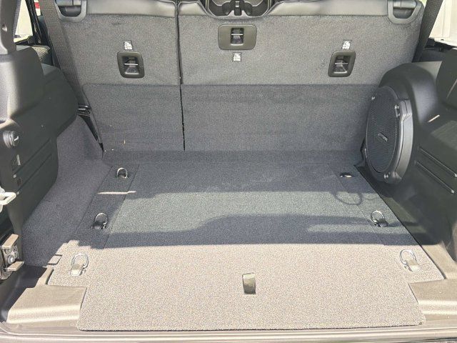 New 2027 Jeep Wrangler Unlimited Rubicon AWD/4WD image 30