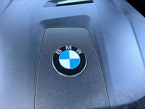 Used 2025 BMW X7 xDrive40i w/ M Sport Package image 32