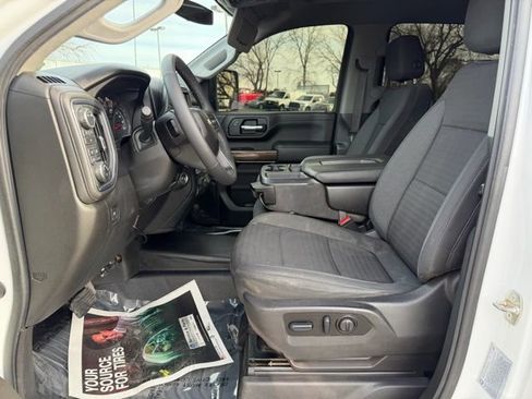 Used 2022 Chevrolet Silverado 2500 LT w/ Convenience Package image 17