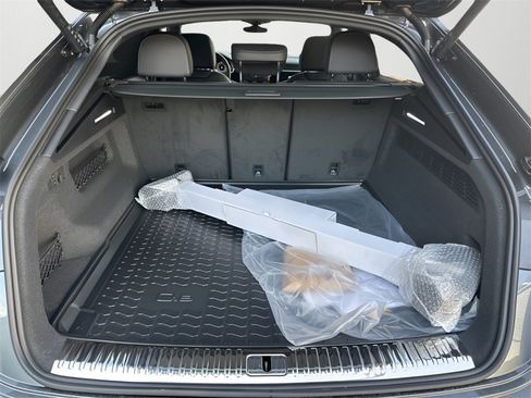 New 2026 Audi Q8 Premium Plus image 32