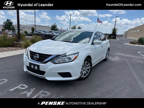 Used 2017 Nissan Altima 2.5 S w/ Power Driver Seat Package FWD image 1