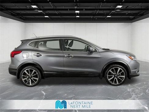 Used 2018 Nissan Rogue Sport SL w/ SL Premium Package image 6
