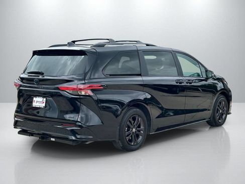 Certified 2025 Toyota Sienna XSE w/ XSE Premium Package AWD/4WD image 5