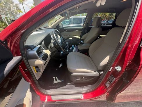 Used 2016 Kia Sorento FWD w/ LX Convenience Package image 2