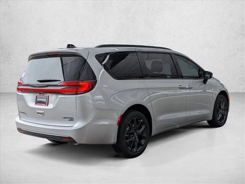 New 2026 Chrysler Pacifica Limited w/ S Appearance Package image 2