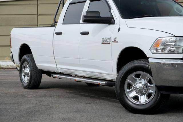 Used 2018 RAM 3500 Tradesman w/ Chrome Appearance Group AWD/4WD image 3